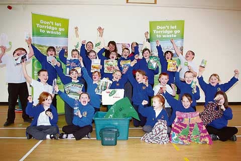 Mrs Recycle visits Clawton School | thepost.uk.com 