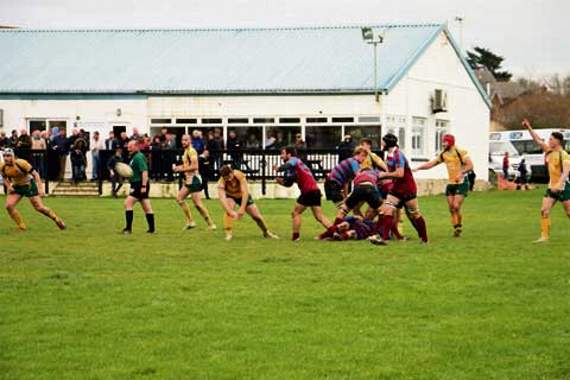 Fry brothers star as Bude edge to victory