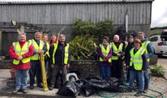 Volunteers brave high winds for community litter pick