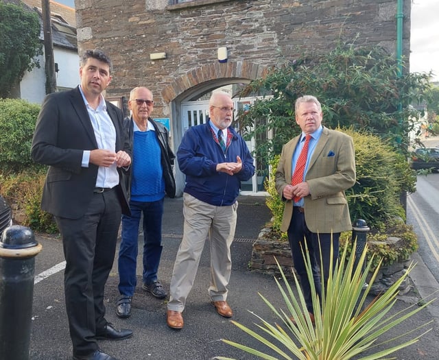 Camelford receives visit from Transport Minister to discuss bypass