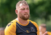 Prisk signs new contract with Choughs