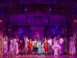 Family pantomime of your dreams
