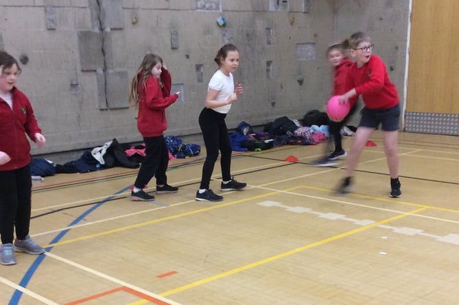 Whitstone Primary School travelled to Budehaven for a dodgeball tournament 