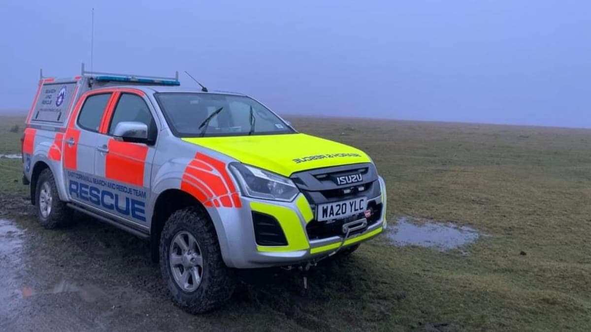 Search and Rescue team locate lost walkers on Bodmin Moor