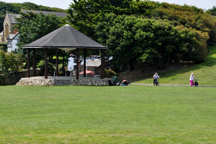 Bude Band stand