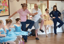 Care home enjoy toe tapping visit and singalong performance
