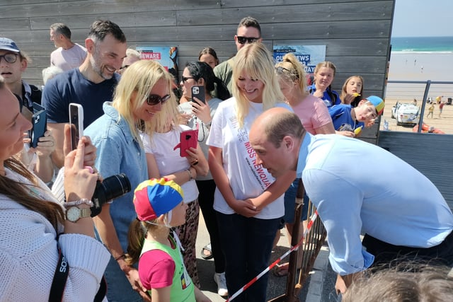 Prince William greeted by sunshine and crowds during visit