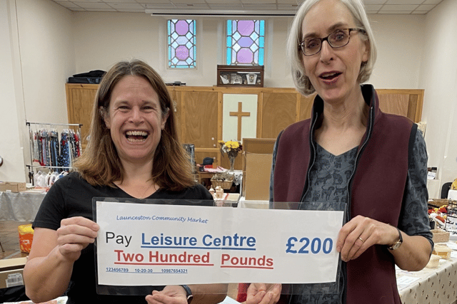 Community market shows support for town's leisure centre