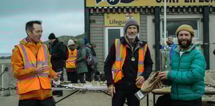 Dickinson eases to victory in St Piran's Revenge race in Perranporth