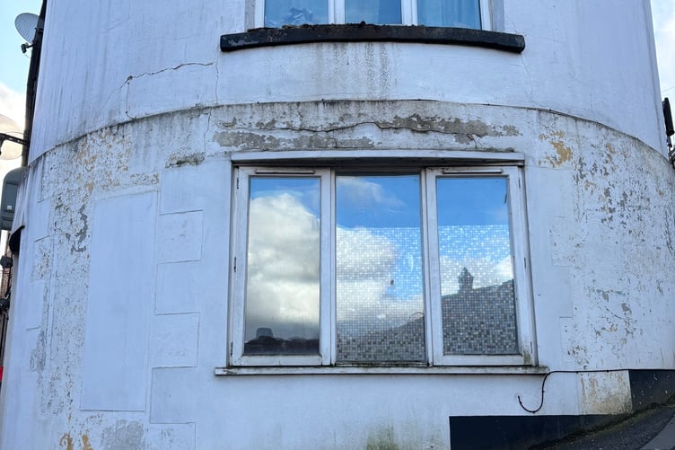 Damage to the 'Roundhouse' in Bodmin, which has been evacuated (Picture: Lee Trewhela / LDRS)