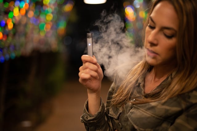 Website lets you share info about shops selling vapes to children