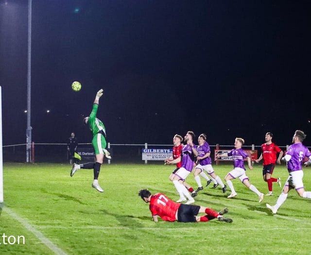 Dobwalls close gap on top two with five star show