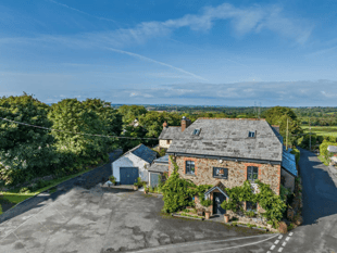 Run your own pub with this bar and restaurant for sale 