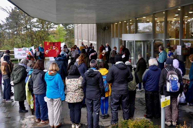 Vigil remembers the children of Gaza at Cornwall Council.