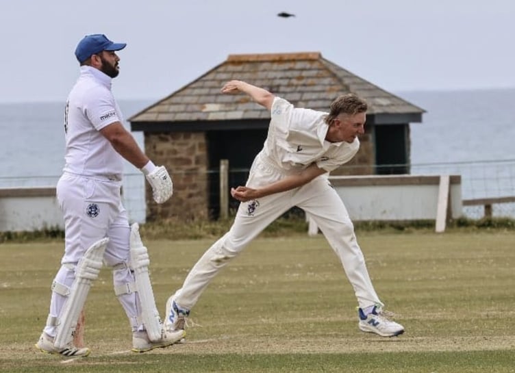 Brett Hunter, Bude.