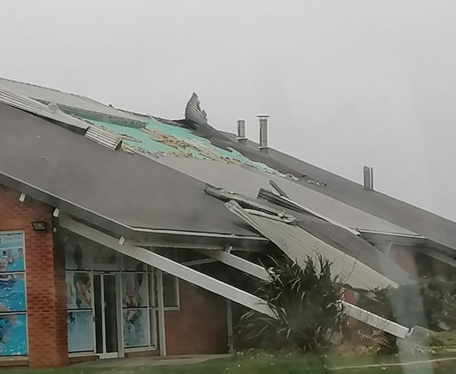 Swimming pool announces closure to repair roof damage