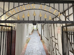 Concerns over wine and beer cellar in ‘unpoliced, poorly lit’ alley