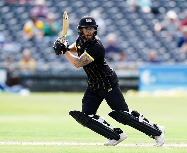 Callington sign former Gloucestershire skipper Dent