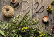 Christmas wreath making workshops to raise funds for healthcare charities