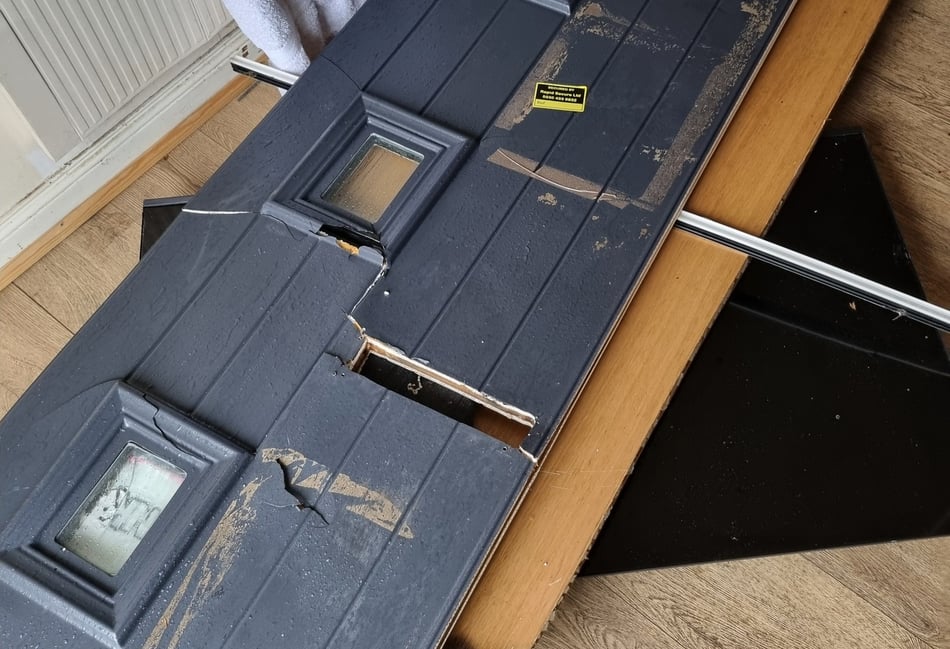 Suspected dealers caught with knife and drugs