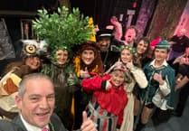 Mayor doffs cap to successful Holsworthy pantomime
