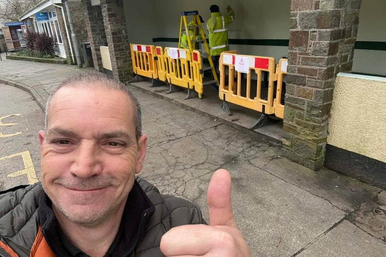 Cllr Jon Hutchings, mayor of Holsworthy outside of the bus stop on North Road (Picture: Cllr Jon Hutchings)