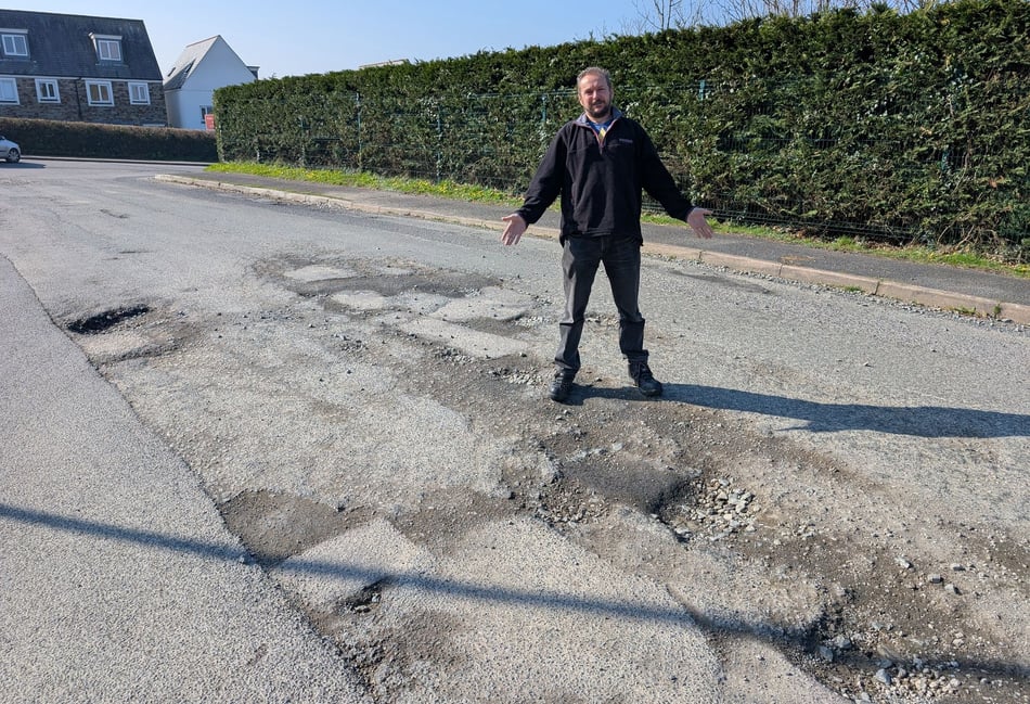 Former mayor calls for action on Bodmin's 'bomb site' roads 