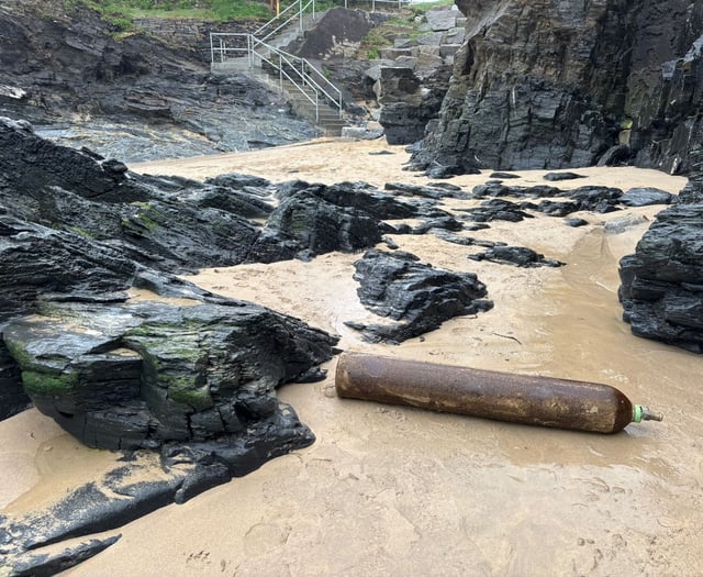 Gas cylinder found on Padstow beach