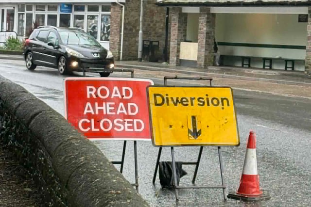 Mayor calls for business signs