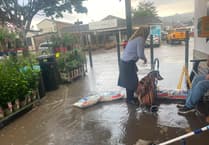 Flash floods hit town amid rising temperatures