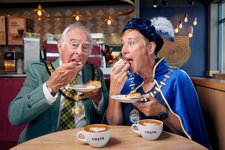 The Mayors of Kingsbridge and Saltash - based on either side of the great British cream tea debate - receive the first Costa 50/50 scone, piped with jam and cream simultaneously to settle the age-old question of what goes on first.
FREE FOR ALL EDITORIAL USE INCLUDING VIA NEWS AGENCIES
